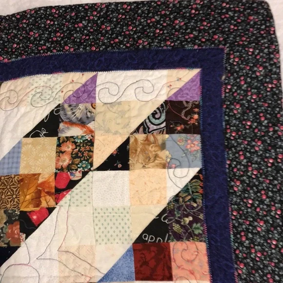 Mini quilt 24”x24” for table or wall. Handmade & high quality blue & multicolor - Picture 4 of 8